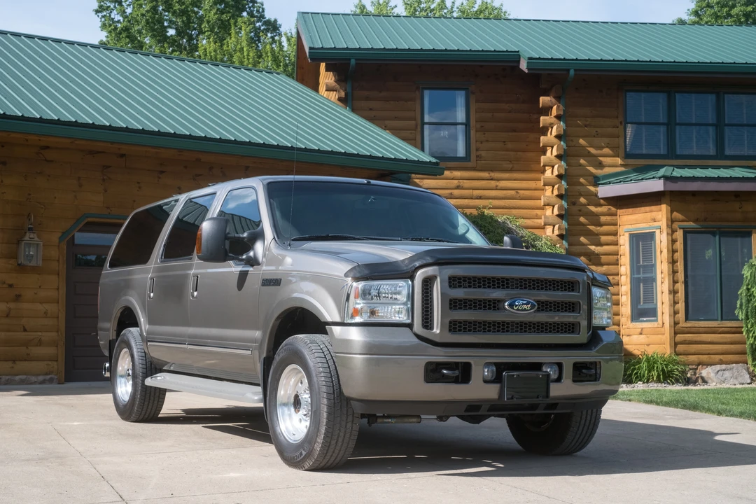 2005 Ford Excursion - Image 14 of 31