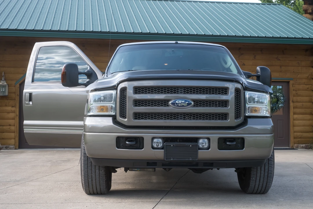 2005 Ford Excursion - Image 13 of 31