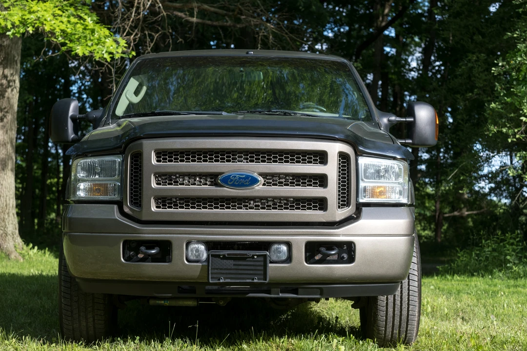 2005 Ford Excursion - Image 11 of 31