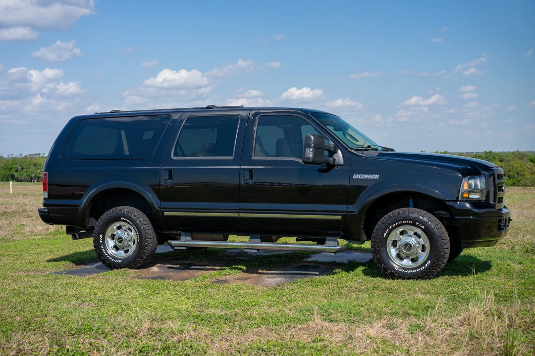 2005 Ford Excursion - Image 10 of 21