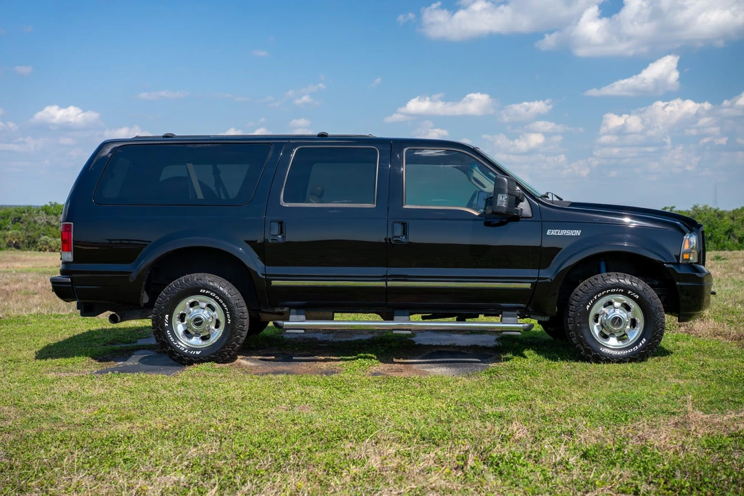 2005 Ford Excursion - Image 9 of 21