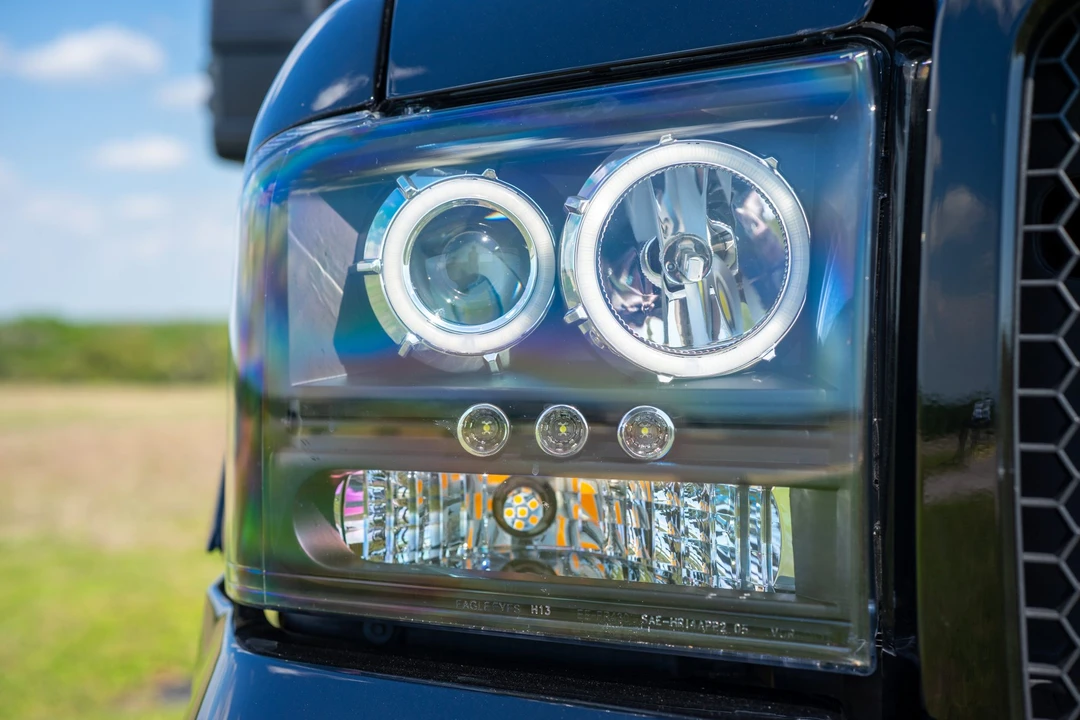 2005 Ford Excursion - Image 19 of 21