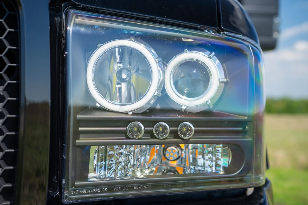 2005 Ford Excursion - Image 20 of 21