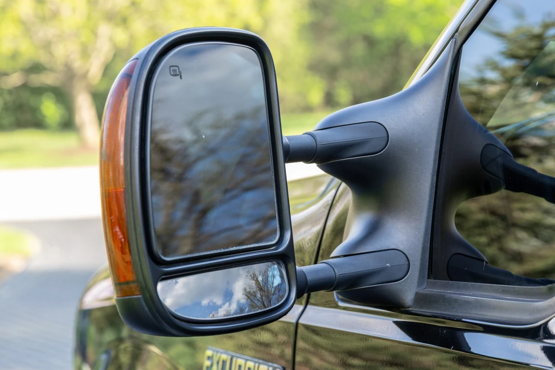 2005 Ford Excursion - Image 23 of 31