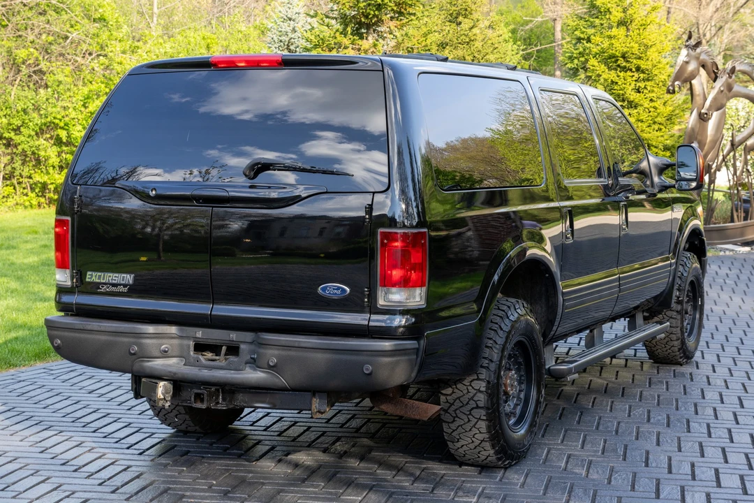 2005 Ford Excursion - Image 5 of 31