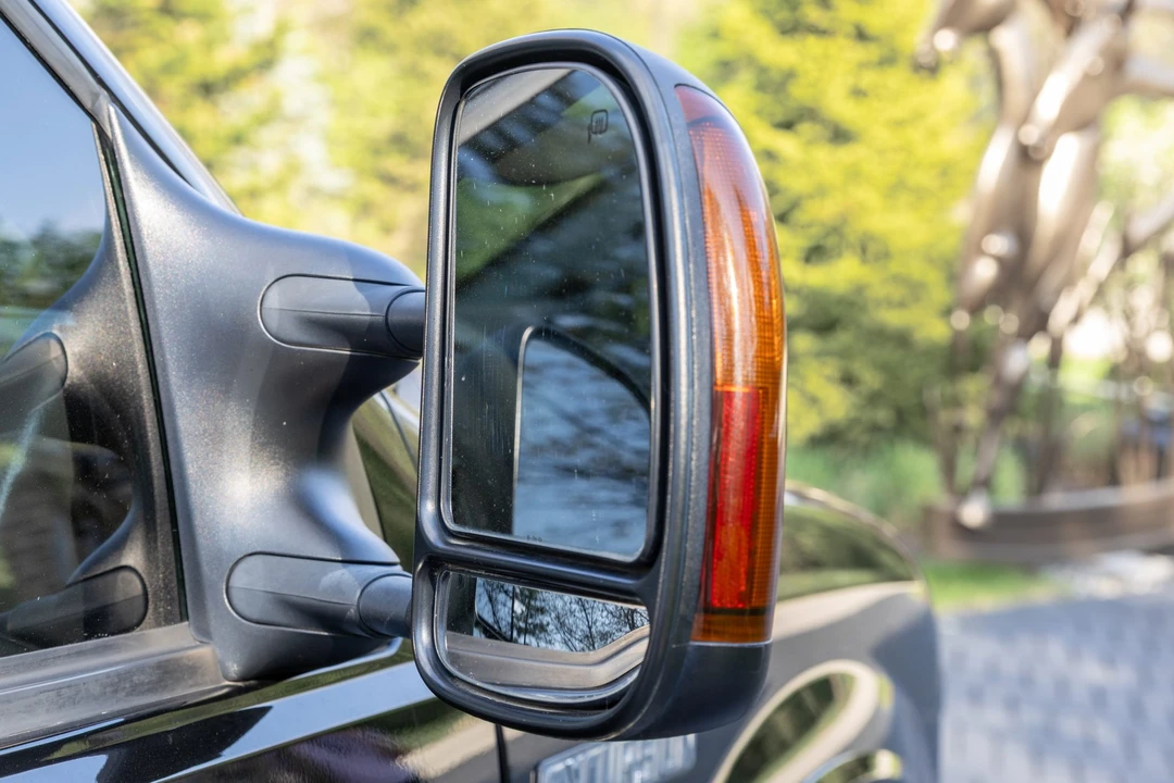2005 Ford Excursion - Image 24 of 31