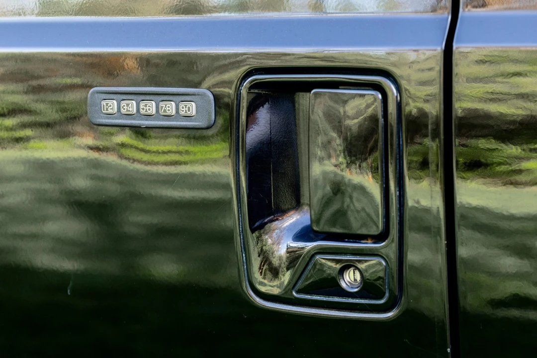 2005 Ford Excursion - Image 28 of 31