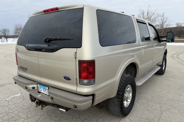 2005 Ford Excursion - Image 2 of 7