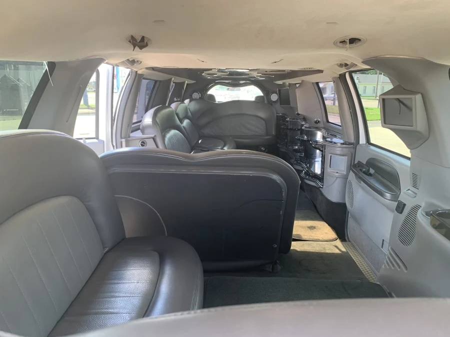 2005 Ford Excursion - Image 7 of 12
