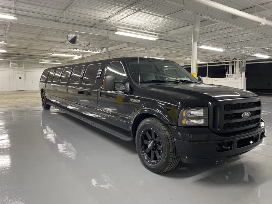 2005 Ford Excursion - Image 6 of 12