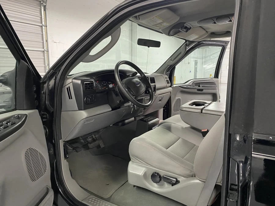 2005 Ford Excursion - Image 4 of 12