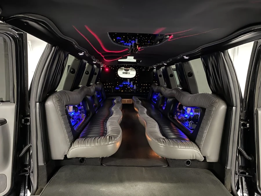 2005 Ford Excursion - Image 5 of 12