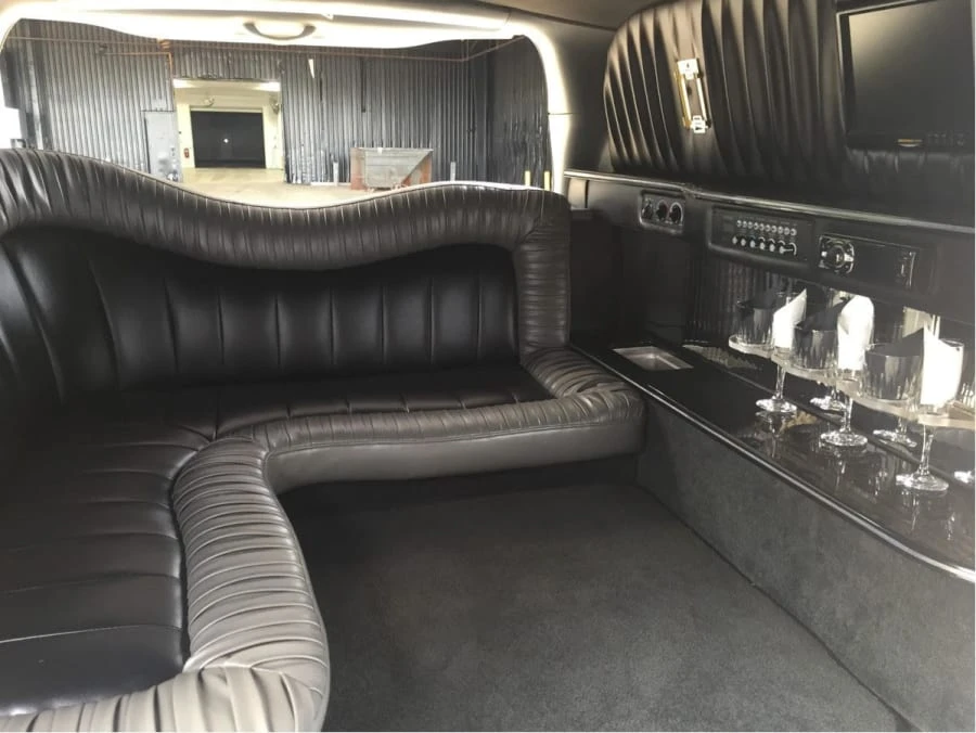2005 Ford Excursion - Image 8 of 12