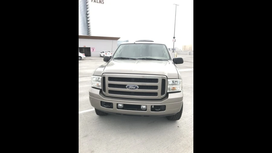 2005 Ford Excursion - Image 9 of 10
