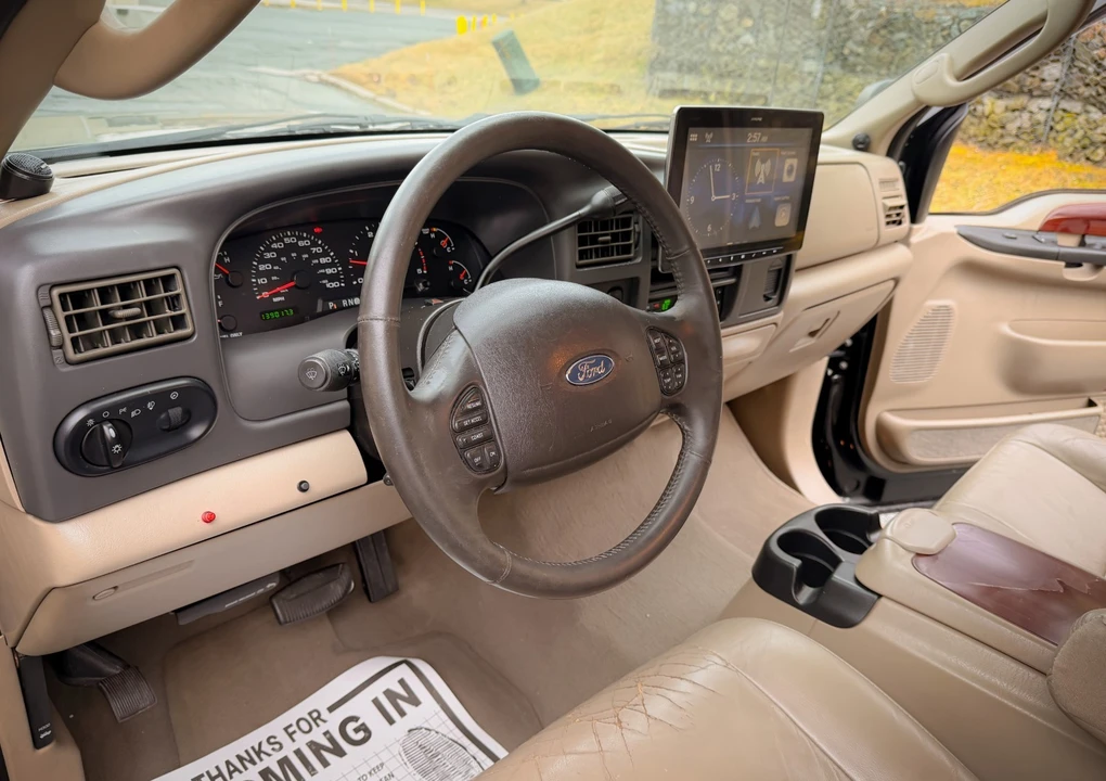 2005 Ford Excursion - Image 18 of 21