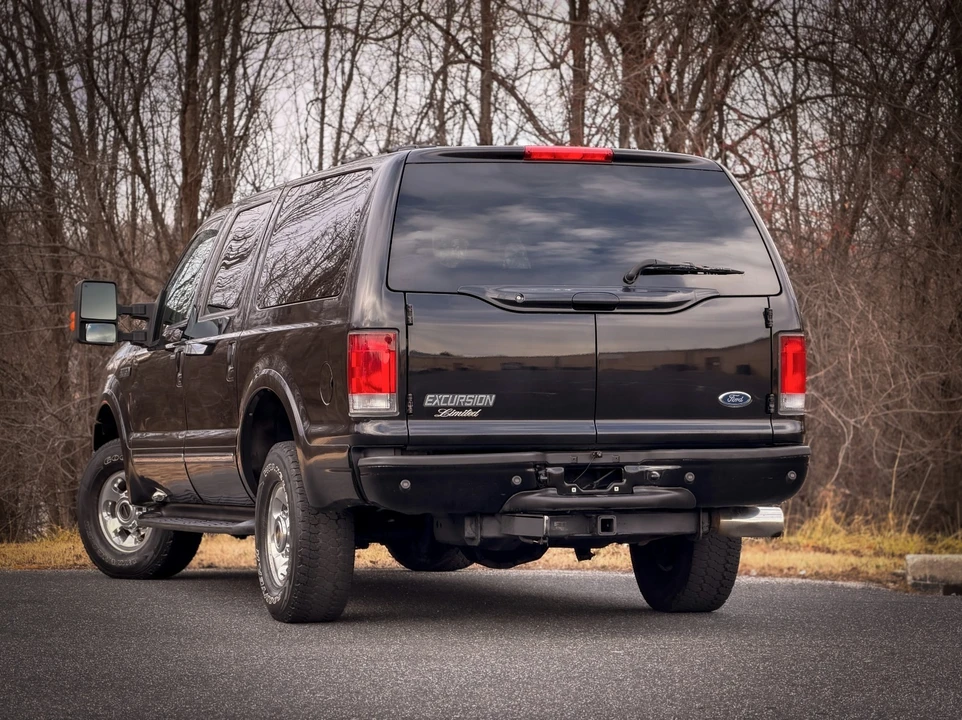 2005 Ford Excursion - Image 8 of 21