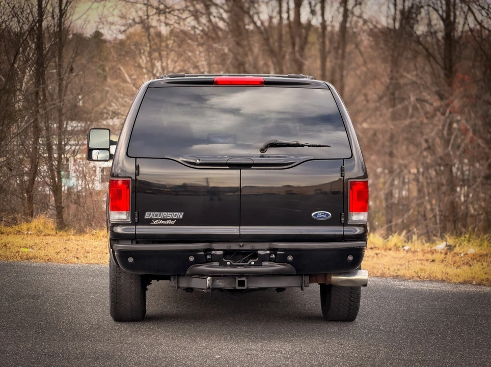 2005 Ford Excursion - Image 10 of 21