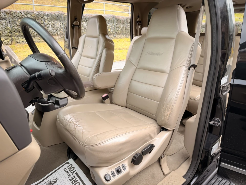2005 Ford Excursion - Image 20 of 21