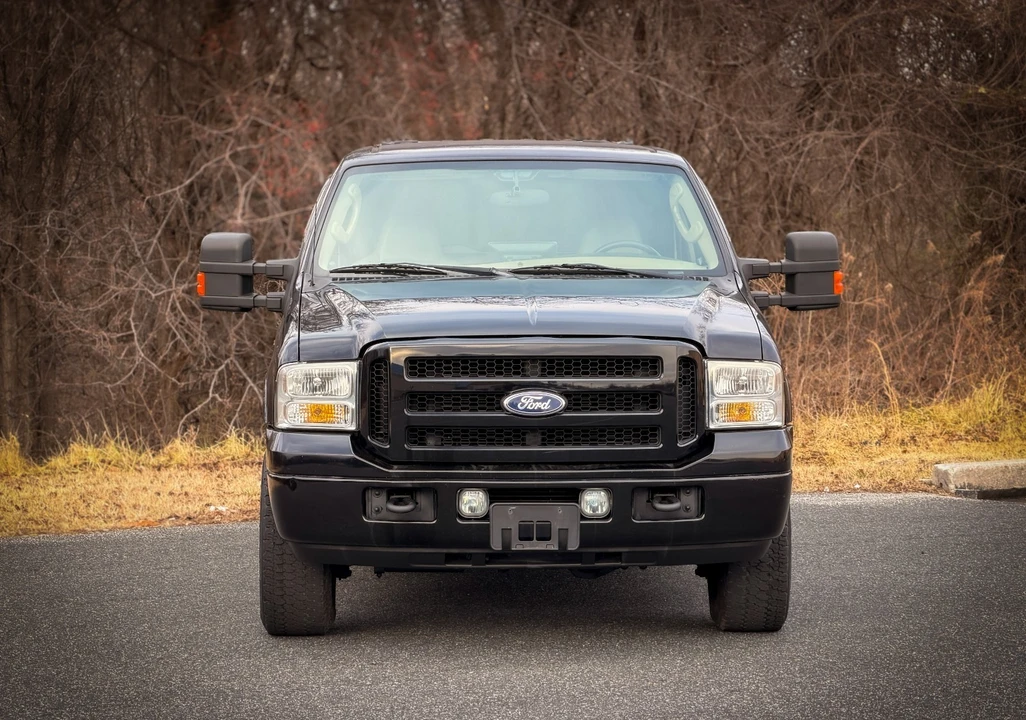 2005 Ford Excursion - Image 3 of 21