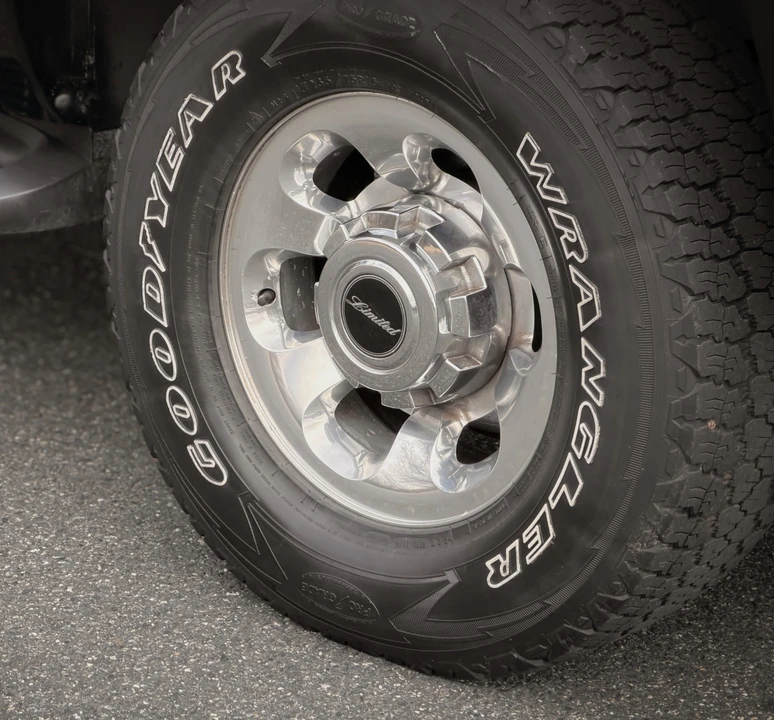 2005 Ford Excursion - Image 13 of 21