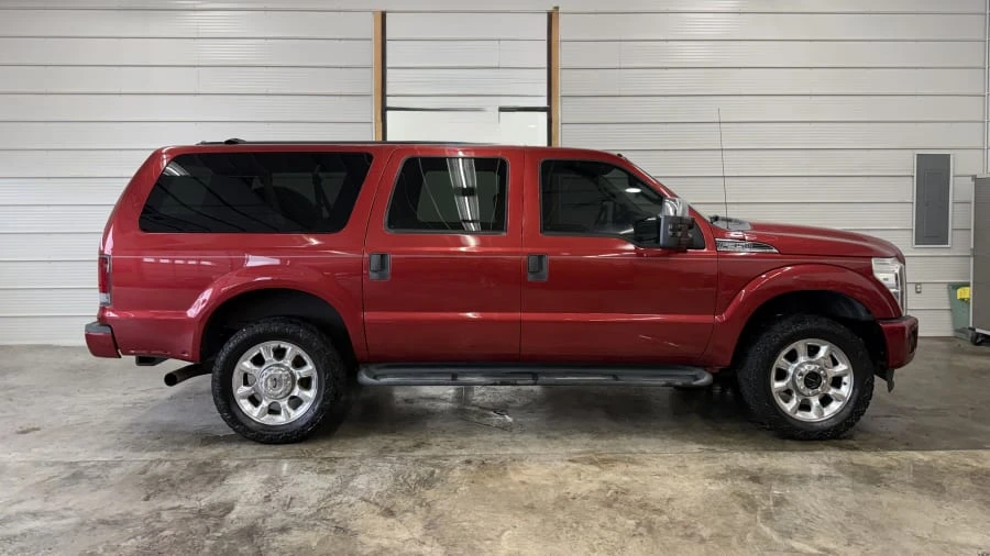 2005 Ford Excursion - Image 2 of 10