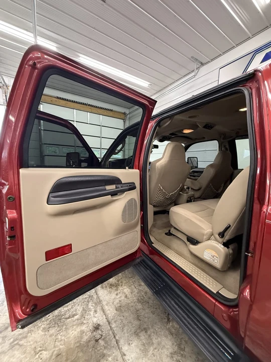 2005 Ford Excursion - Image 8 of 10