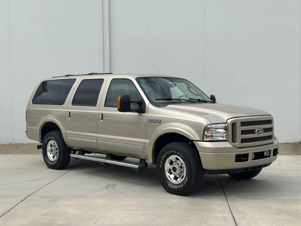 2005 Ford Excursion - Image 8 of 31