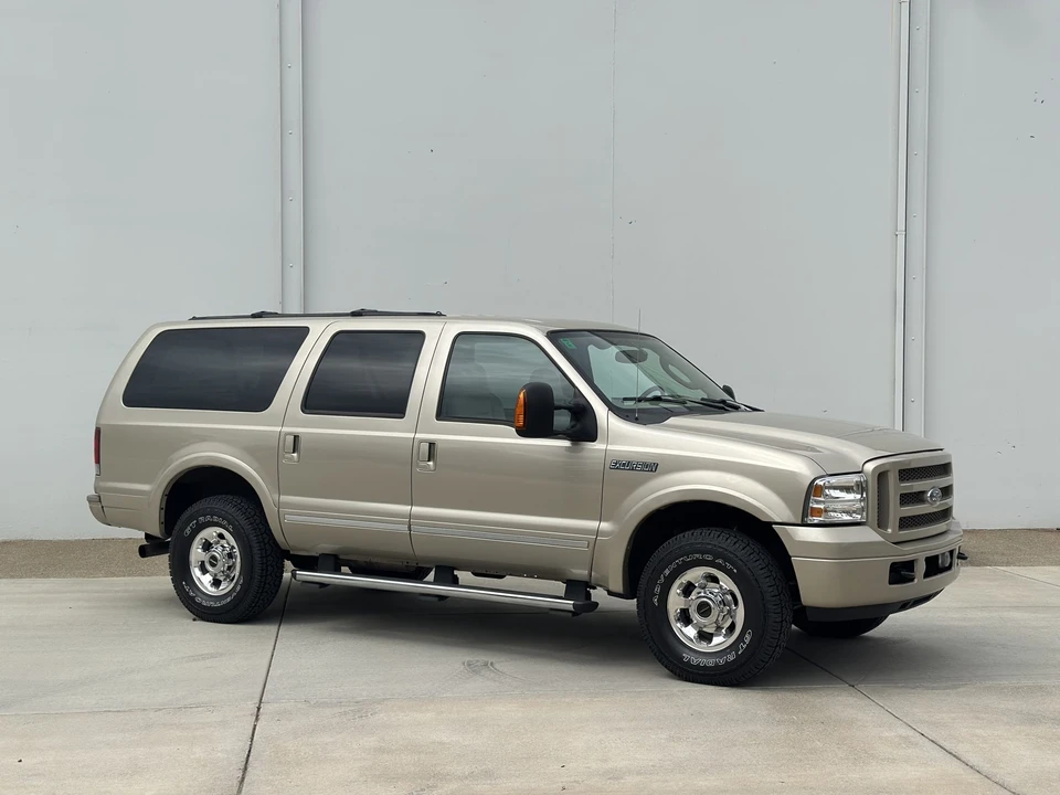 2005 Ford Excursion - Image 10 of 31
