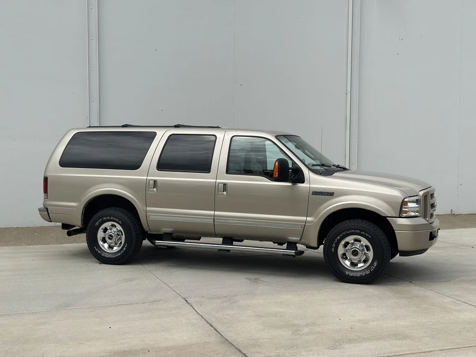 2005 Ford Excursion - Image 12 of 31
