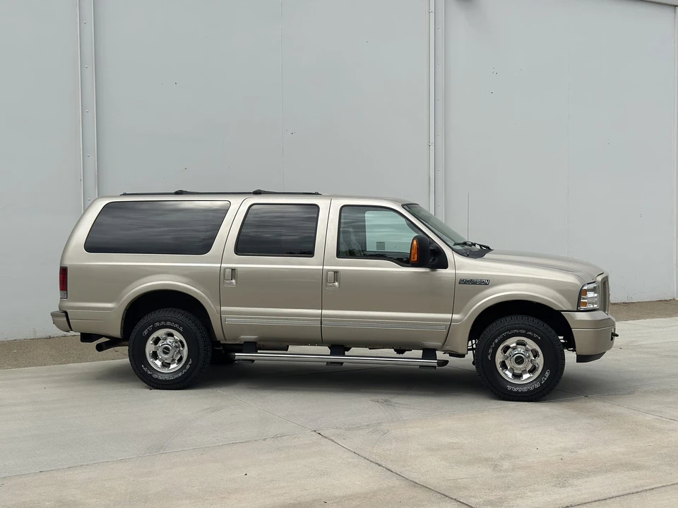 2005 Ford Excursion - Image 13 of 31