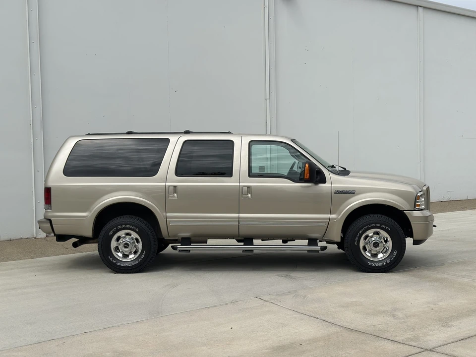 2005 Ford Excursion - Image 14 of 31