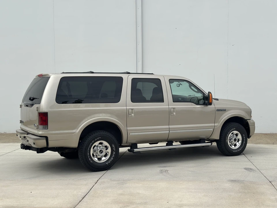 2005 Ford Excursion - Image 15 of 31