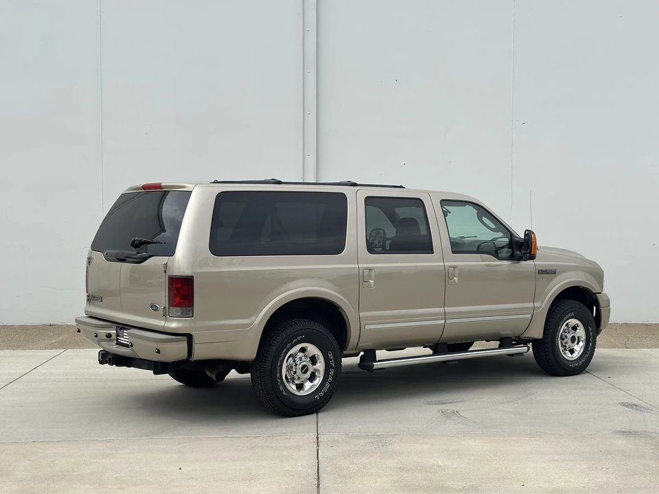 2005 Ford Excursion - Image 16 of 31
