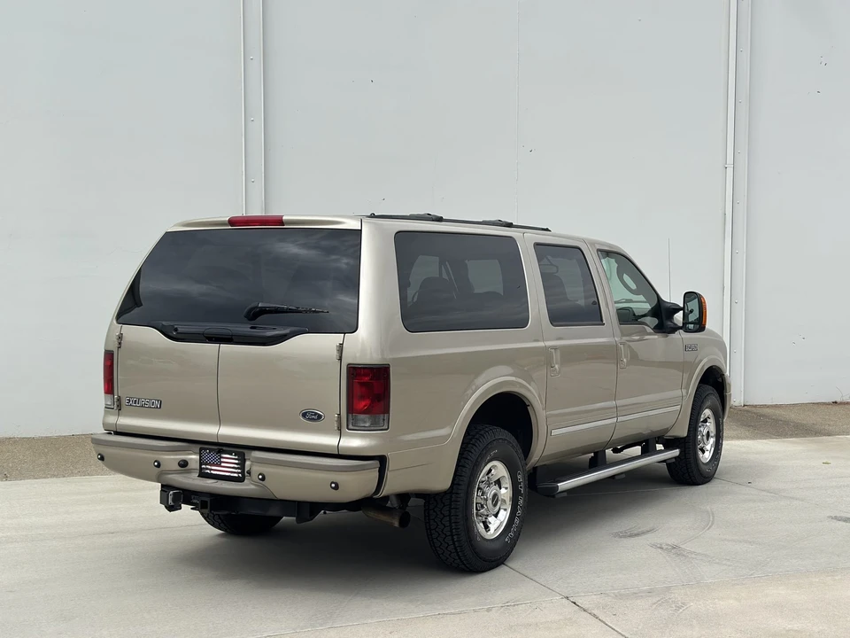 2005 Ford Excursion - Image 18 of 31