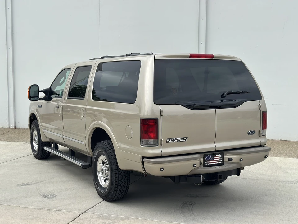2005 Ford Excursion - Image 24 of 31