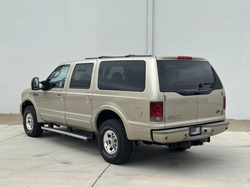 2005 Ford Excursion - Image 25 of 31
