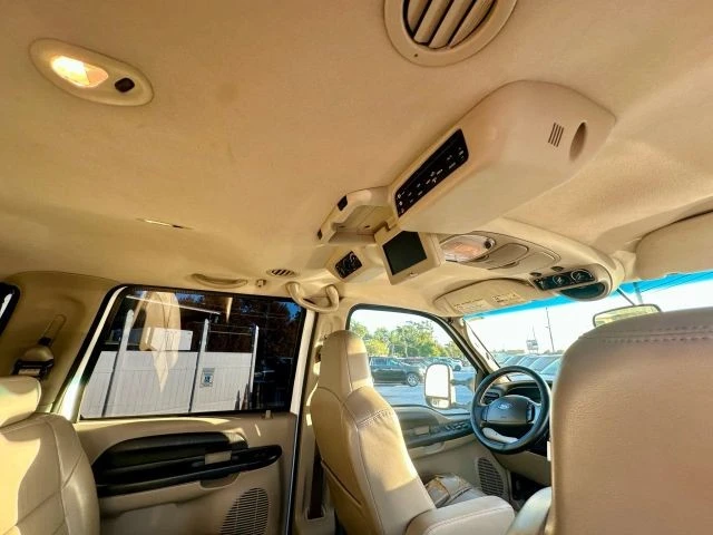 2005 Ford Excursion - Image 9 of 12