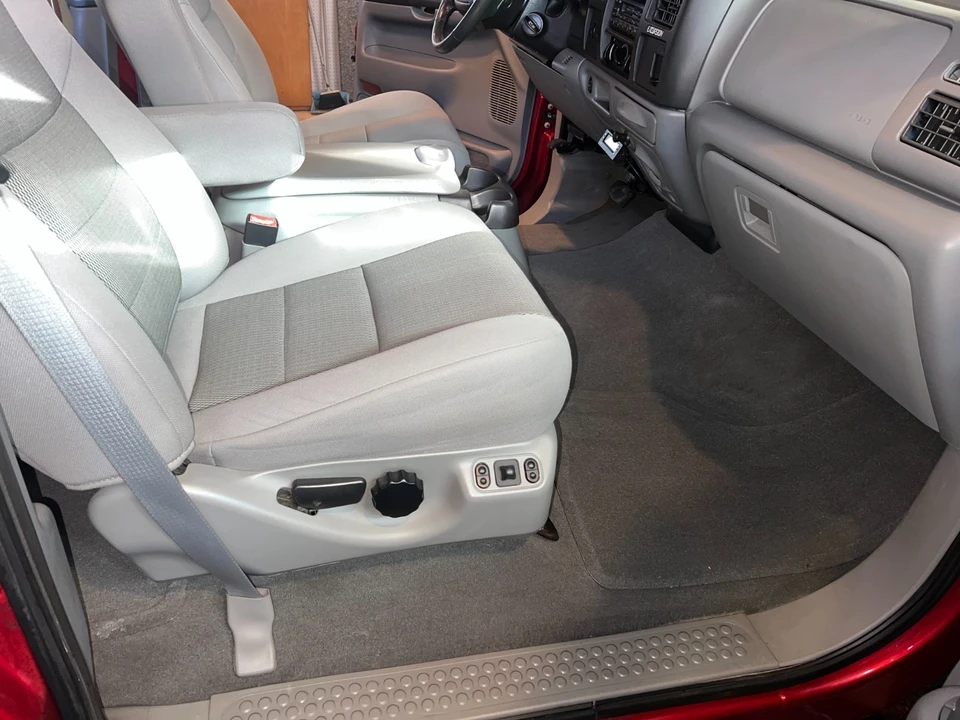 2005 Ford Excursion - Image 13 of 19