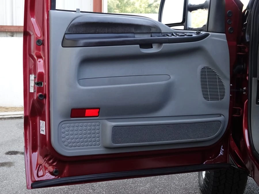 2005 Ford Excursion - Image 30 of 31
