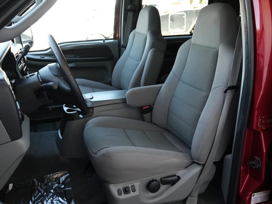 2005 Ford Excursion - Image 27 of 31