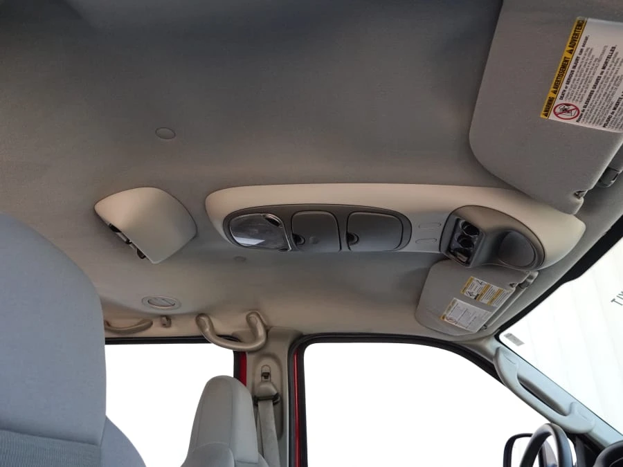 2005 Ford Excursion - Image 24 of 31