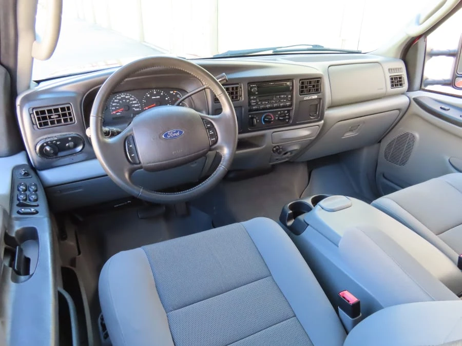 2005 Ford Excursion - Image 22 of 31