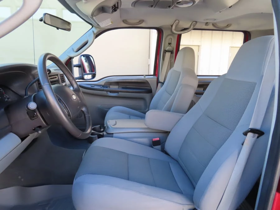 2005 Ford Excursion - Image 25 of 31