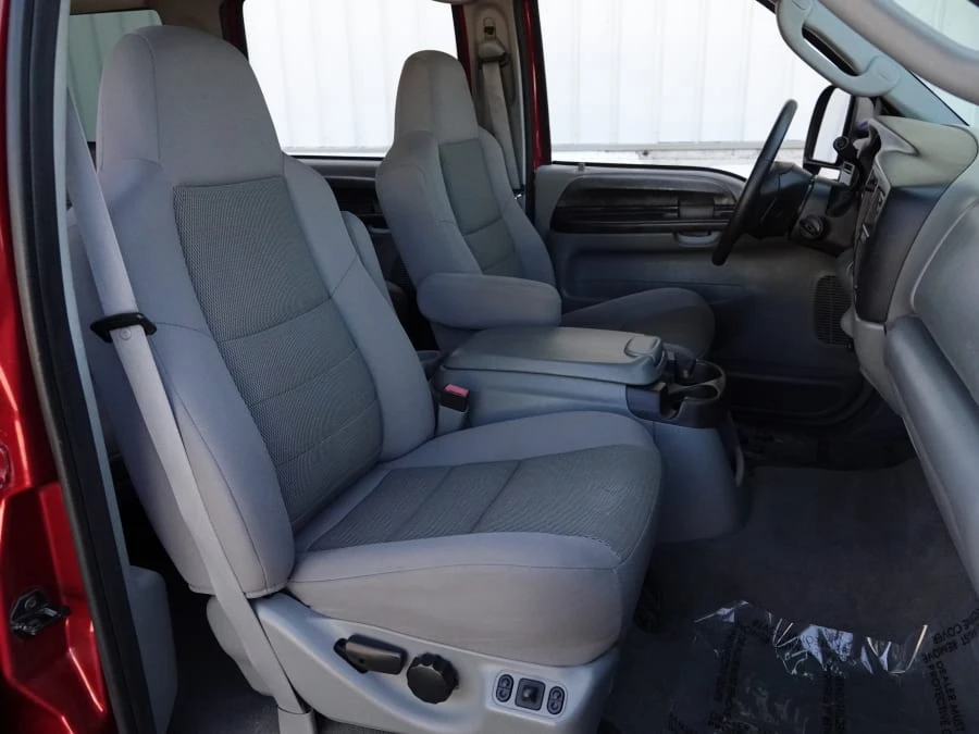2005 Ford Excursion - Image 28 of 31