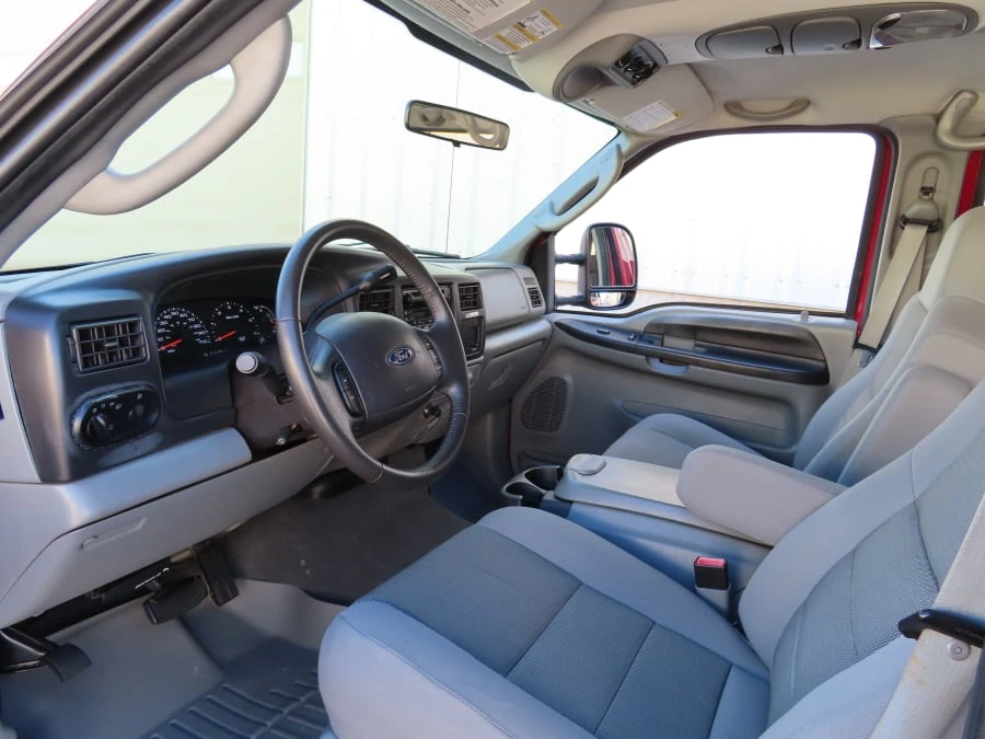 2005 Ford Excursion - Image 28 of 31