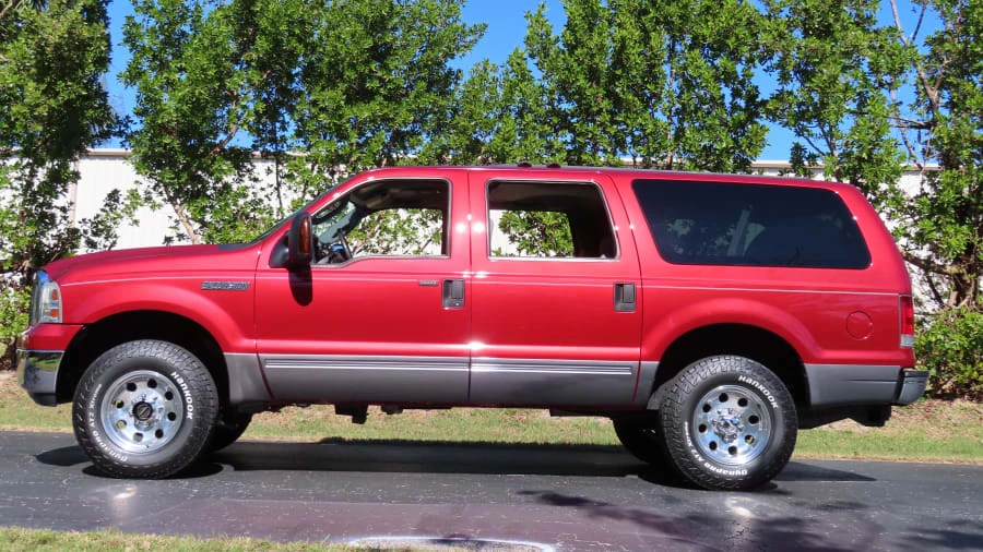 2005 Ford Excursion - Image 2 of 31