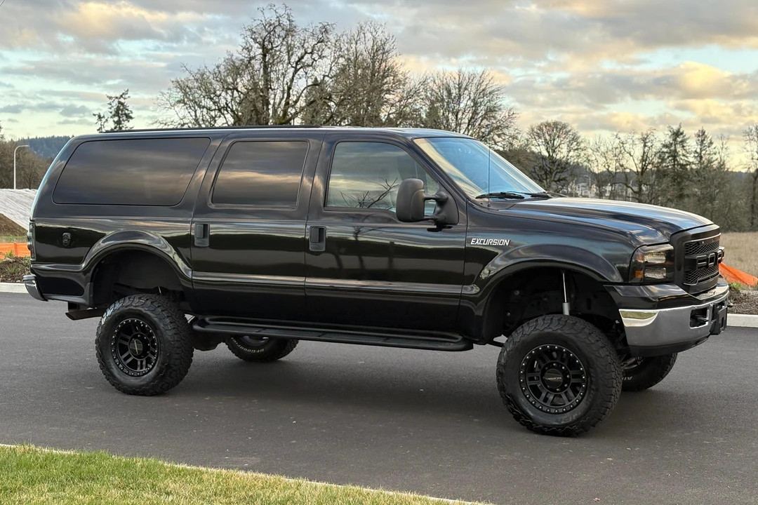2005 Ford Excursion - Image 3 of 31