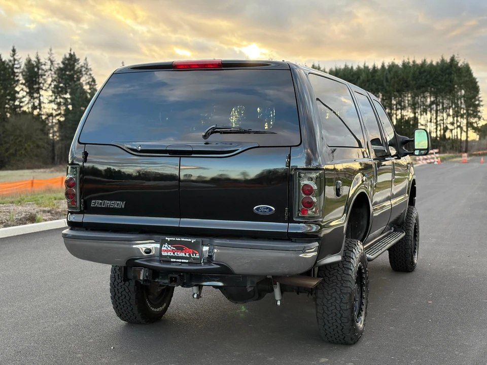 2005 Ford Excursion - Image 13 of 31