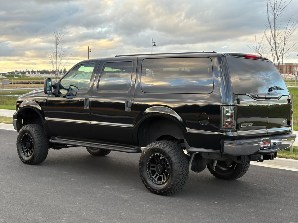 2005 Ford Excursion - Image 11 of 31
