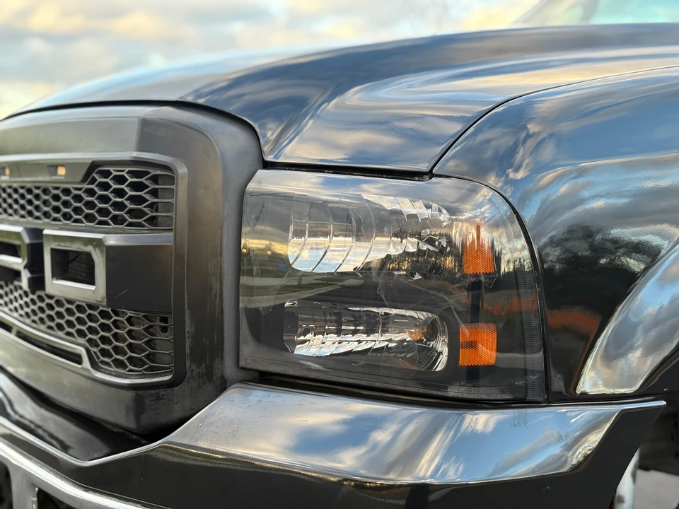 2005 Ford Excursion - Image 21 of 31